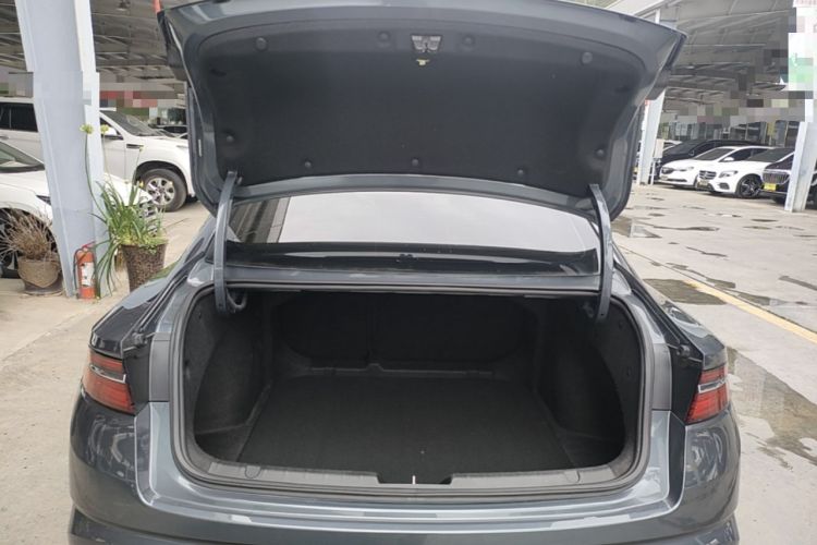 Used Geely Auto Preface 2023 2.0TD Luxury Version Trunk