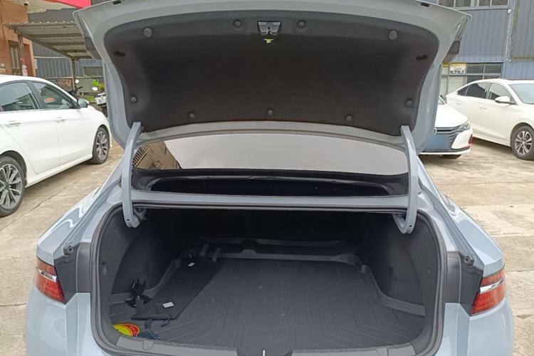 Used Geely Auto Preface 2023 2.0TD Prestige Version Trunk