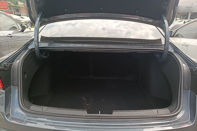 Used Geely Auto Preface 2023 2.0TD Prestige Version Trunk