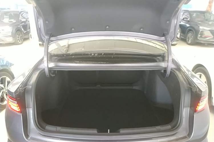 Used Geely Auto Preface 2023 1.5TD Kunlun Edition Trunk