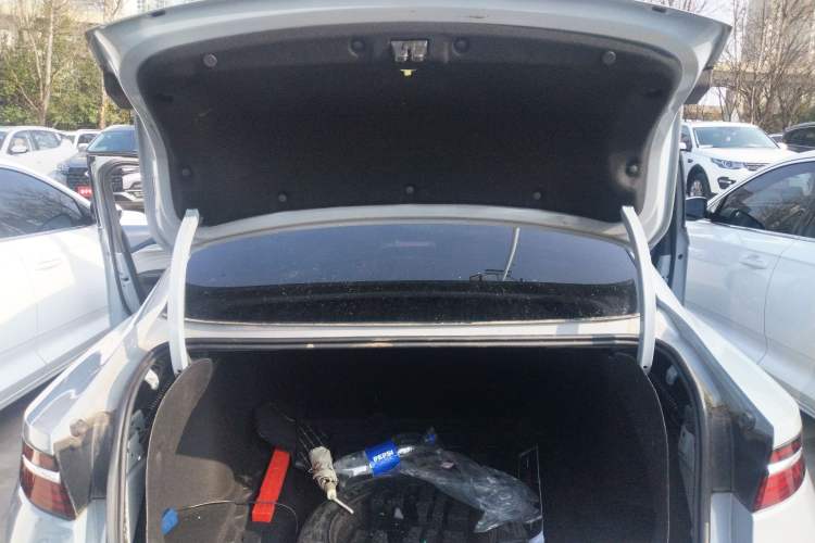Used Geely Auto Preface 2023 2.0TD Prestige Version Trunk