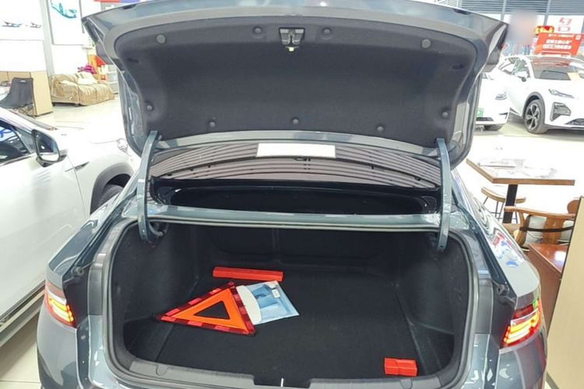 Used Geely Auto Preface 2023 2.0TD Prestige Version Trunk