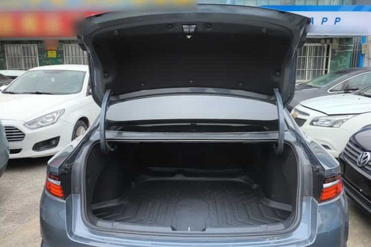 Used Geely Auto Preface 2023 2.0TD Prestige Version Trunk