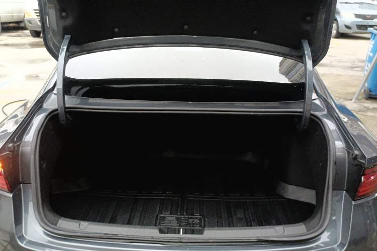 Used Geely Auto Preface 2023 2.0TD Prestige Version Trunk