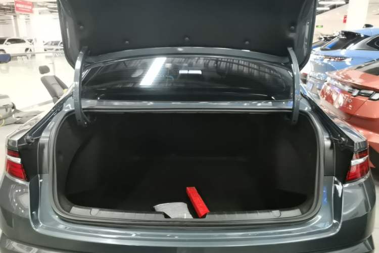 Used Geely Auto Preface 2023 1.5TD Kunlun Edition Trunk