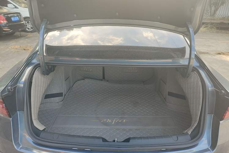 Used Geely Auto Preface 2023 2.0TD Prestige Version Trunk