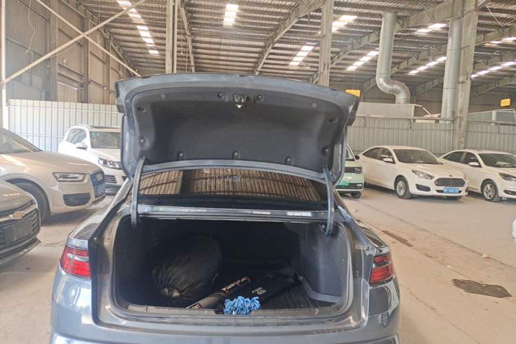 Used Geely Auto Preface 2023 1.5TD Kunlun Edition Trunk