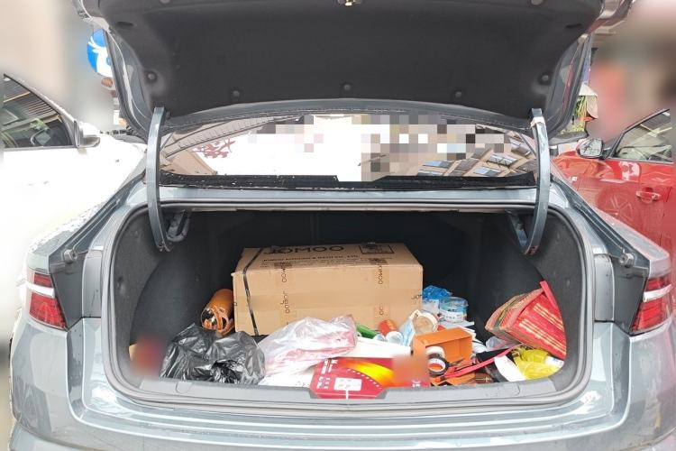 Used Geely Auto Preface 2023 2.0TD Prestige Version Trunk