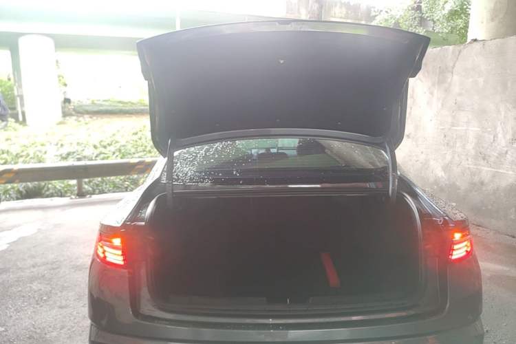 Used Geely Auto Preface 2023 2.0TD Luxury Version Trunk