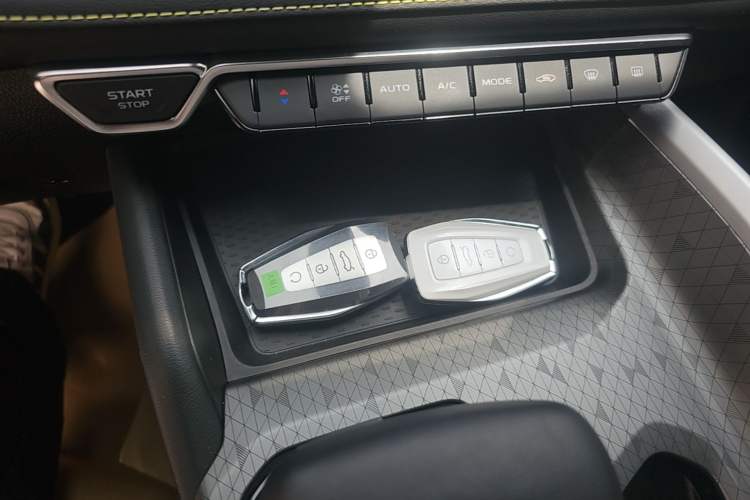 Used Geely Auto Preface 2023 1.5TD Kunlun Edition Vehicle Key