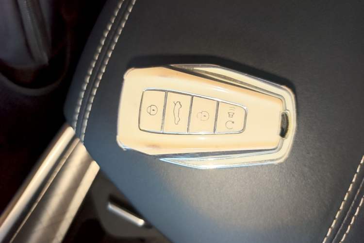 Used Geely Auto Preface 2023 2.0TD Luxury Version Vehicle Key