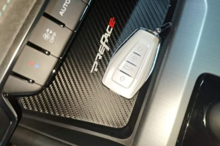Used Geely Auto Preface 2023 2.0TD "Only This Verdant Green" Edition Vehicle Key