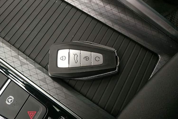 Used Geely Auto Preface 2023 1.5TD Kunlun Edition Vehicle Key