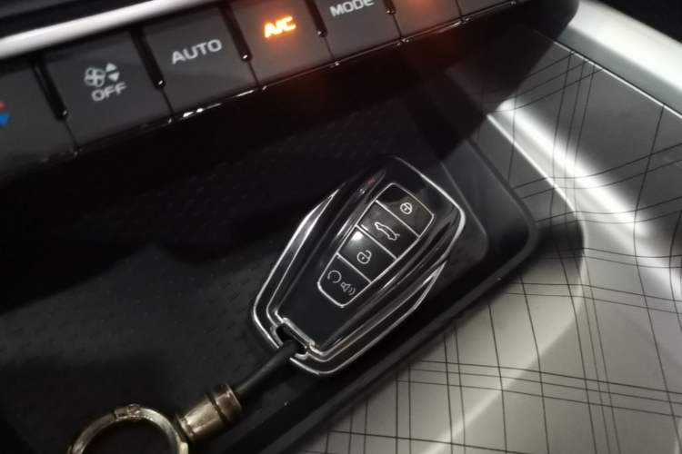 Used Geely Auto Preface 2023 2.0TD Luxury Version Vehicle Key