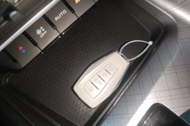 Used Geely Auto Preface 2023 2.0TD Luxury Version Vehicle Key