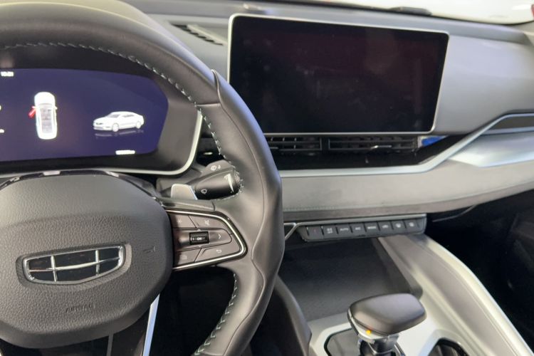 Used Geely Auto Preface 2023 2.0TD "Only This Verdant Green" Edition Audio And AC Panel