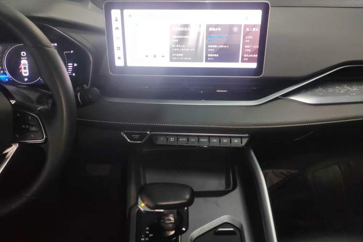 Used Geely Auto Preface 2023 1.5TD Fuyao Version Audio And AC Panel
