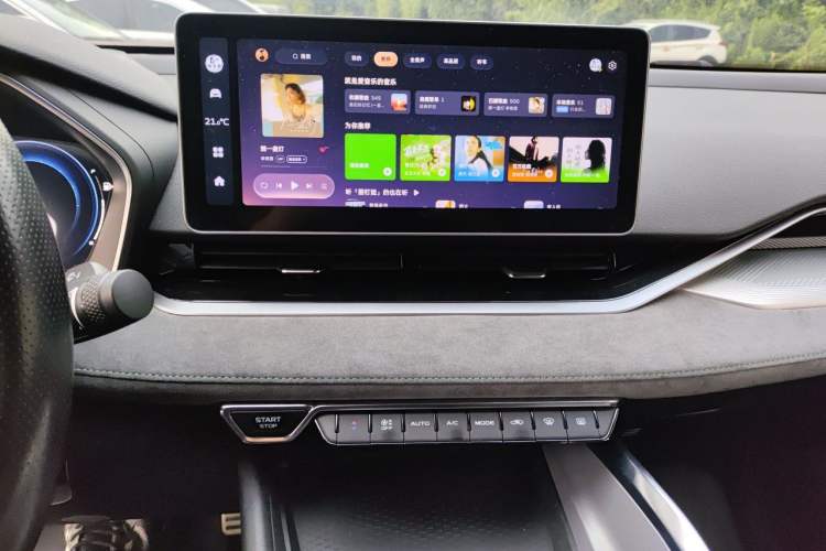 Used Geely Auto Preface 2023 2.0TD "Only This Verdant Green" Edition Audio And AC Panel