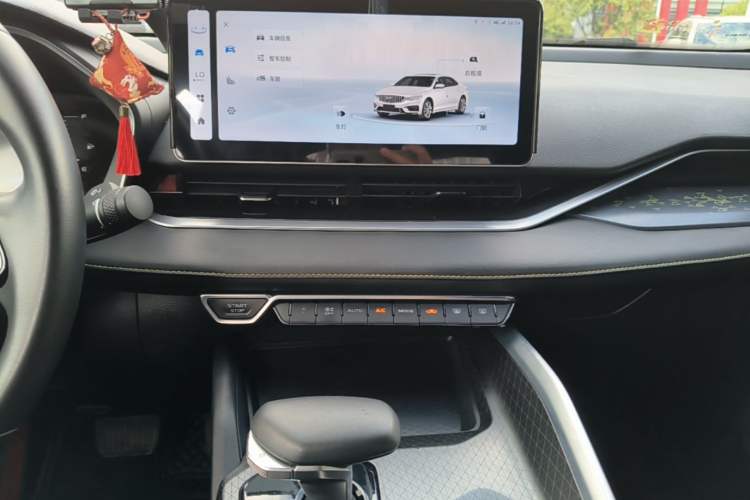 Used Geely Auto Preface 2023 1.5TD Fuyao Version Audio And AC Panel