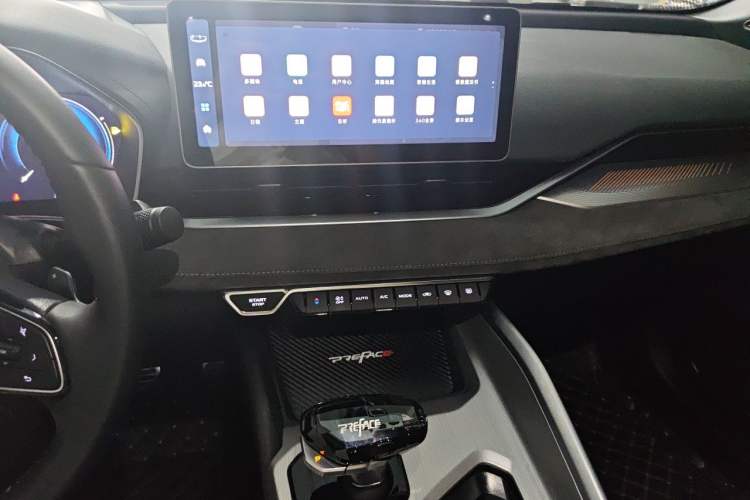 Used Geely Auto Preface 2023 2.0TD "Only This Verdant Green" Edition Audio And AC Panel