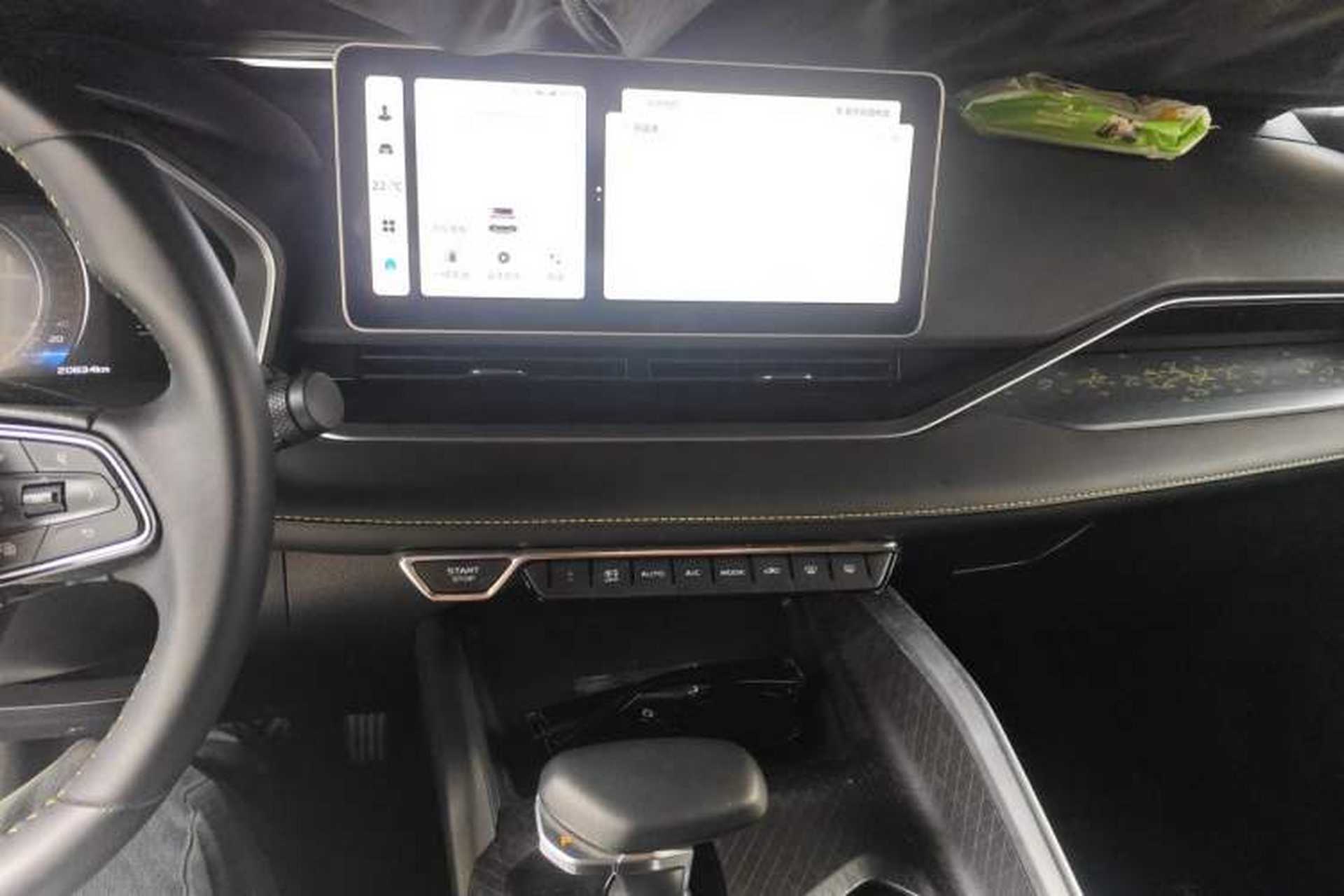 Used Geely Auto Preface 2023 1.5TD Fuyao Version Audio And AC Panel