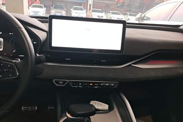 Used Geely Auto Preface 2023 2.0TD "Only This Verdant Green" Edition Audio And AC Panel