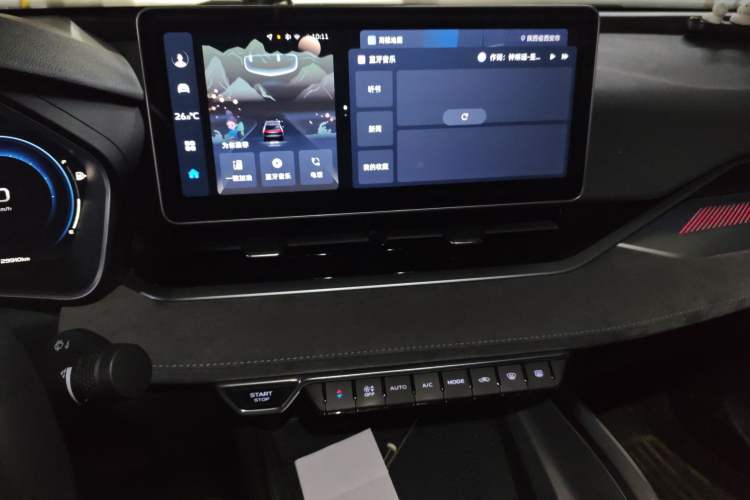 Used Geely Auto Preface 2023 2.0TD "Only This Verdant Green" Edition Audio And AC Panel