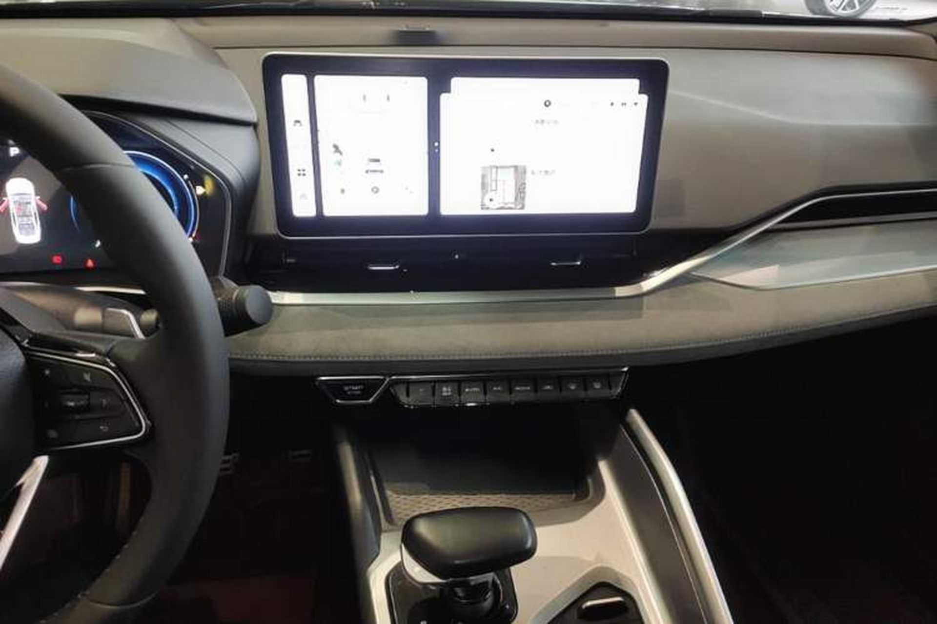 Used Geely Auto Preface 2023 2.0TD "Only This Verdant Green" Edition Audio And AC Panel