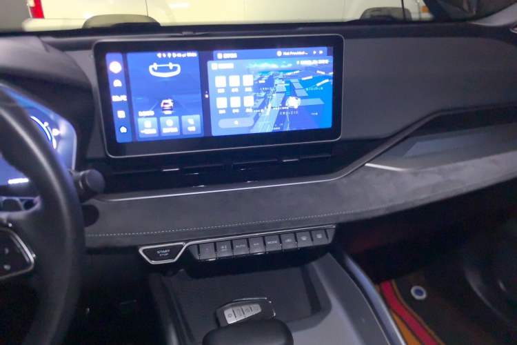 Used Geely Auto Preface 2023 2.0TD "Only This Verdant Green" Edition Audio And AC Panel