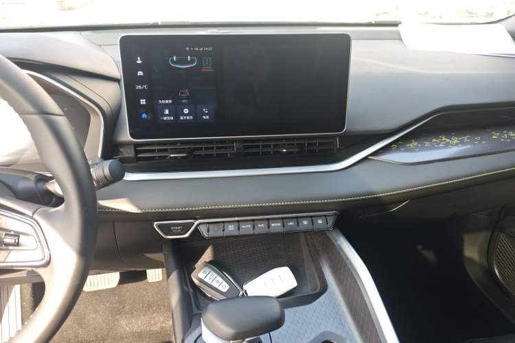 Used Geely Auto Preface 2023 1.5TD Fuyao Version Audio And AC Panel