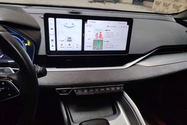 Used Geely Auto Preface 2023 2.0TD "Only This Verdant Green" Edition Audio And AC Panel