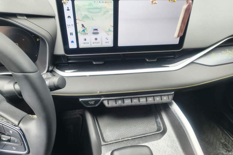 Used Geely Auto Preface 2023 1.5TD Kunlun Edition Audio And AC Panel