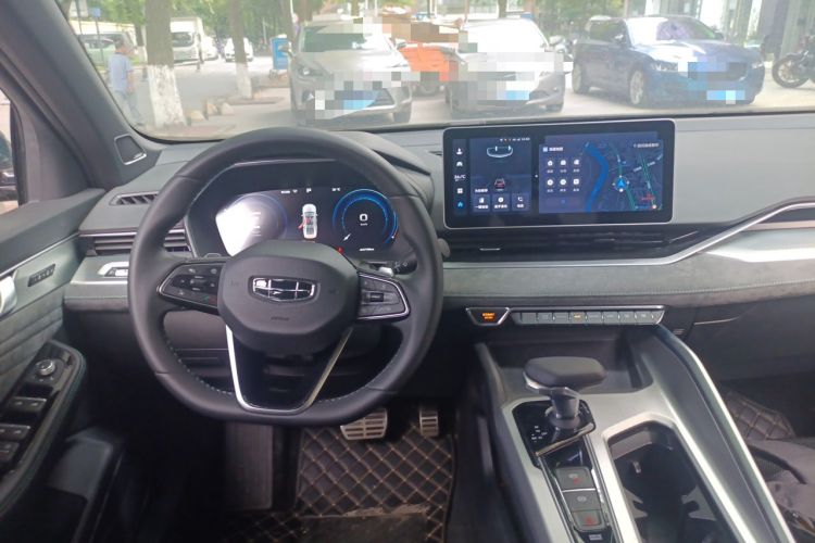 Used Geely Auto Preface 2023 2.0TD "Only This Verdant Green" Edition Center Console