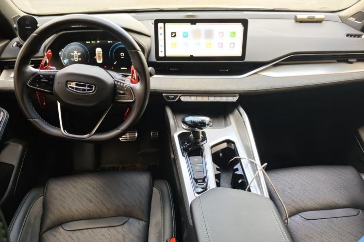 Used Geely Auto Preface 2023 2.0TD "Only This Verdant Green" Edition Center Console