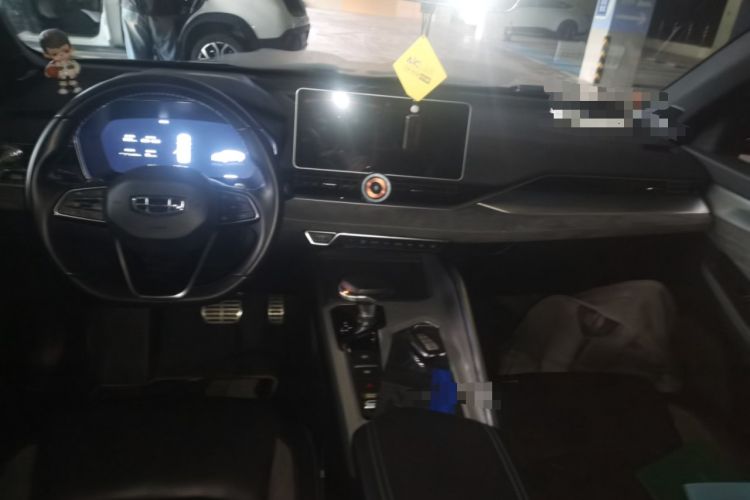 Used Geely Auto Preface 2023 2.0TD "Only This Verdant Green" Edition Center Console