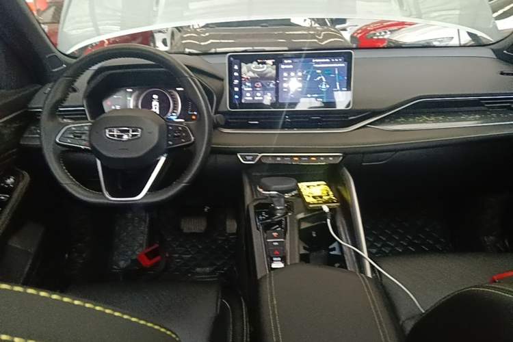 Used Geely Auto Preface 2023 1.5TD Fuyao Version Center Console
