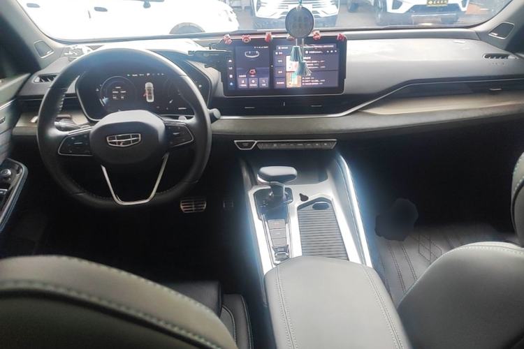 Used Geely Auto Preface 2023 2.0TD "Only This Verdant Green" Edition Center Console