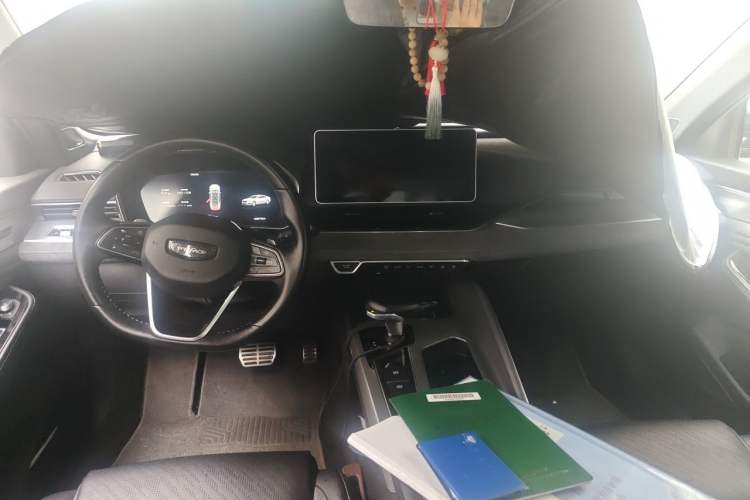 Used Geely Auto Preface 2023 2.0TD "Only This Verdant Green" Edition Center Console
