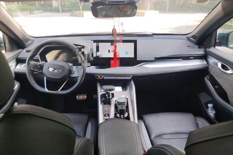 Used Geely Auto Preface 2023 2.0TD "Only This Verdant Green" Edition Center Console