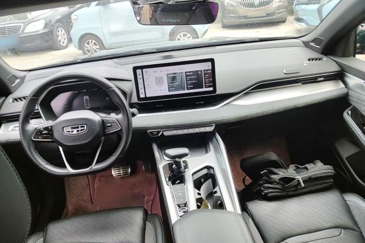 Used Geely Auto Preface 2023 2.0TD "Only This Verdant Green" Edition Center Console
