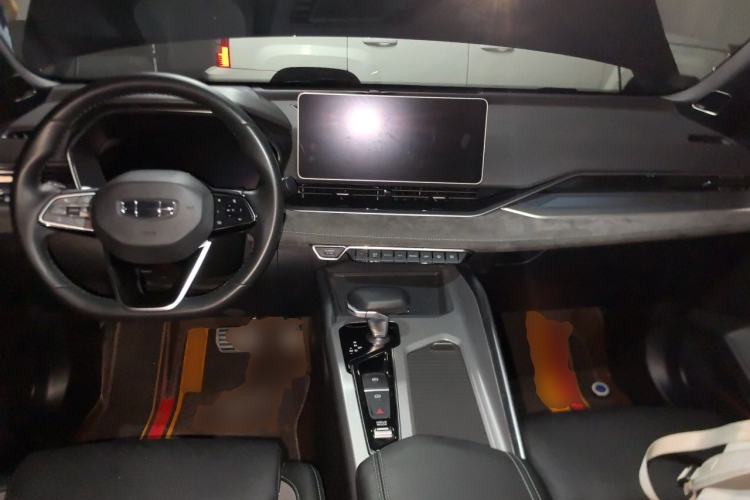 Used Geely Auto Preface 2023 2.0TD "Only This Verdant Green" Edition Center Console