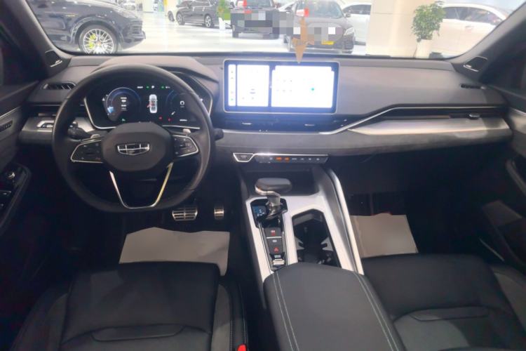 Used Geely Auto Preface 2023 2.0TD "Only This Verdant Green" Edition Center Console