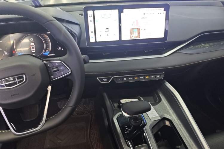 Used Geely Auto Preface 2023 1.5TD Fuyao Version Center Console