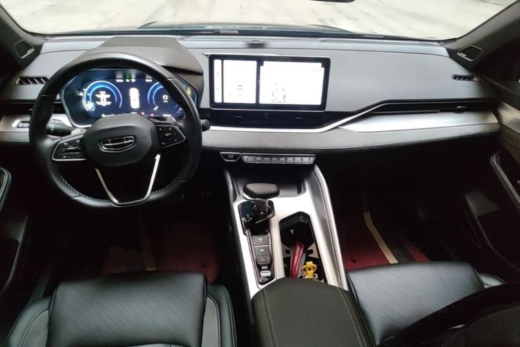 Used Geely Auto Preface 2023 2.0TD "Only This Verdant Green" Edition Center Console