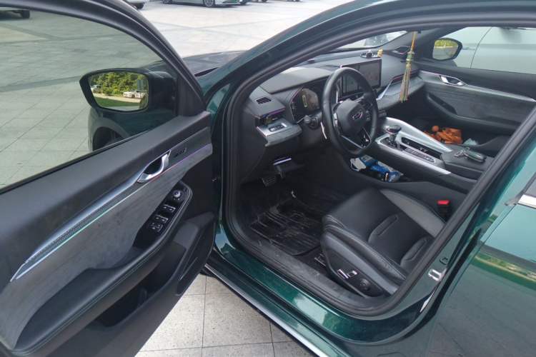 Used Geely Auto Preface 2023 2.0TD "Only This Verdant Green" Edition Driver Seat