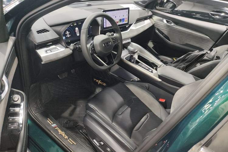 Used Geely Auto Preface 2023 2.0TD "Only This Verdant Green" Edition Driver Seat