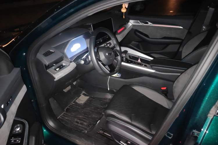 Used Geely Auto Preface 2023 2.0TD "Only This Verdant Green" Edition Driver Seat
