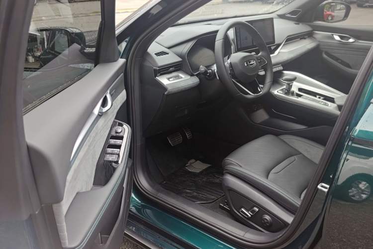 Used Geely Auto Preface 2023 2.0TD "Only This Verdant Green" Edition Driver Seat