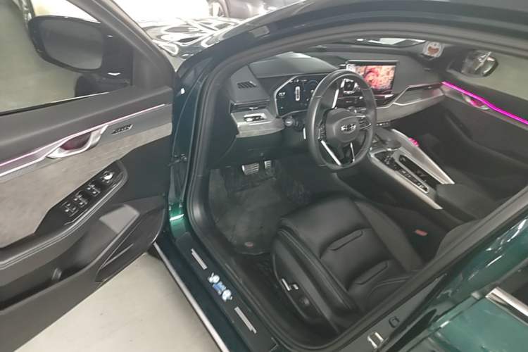Used Geely Auto Preface 2023 2.0TD "Only This Verdant Green" Edition Driver Seat