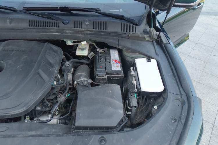 Used Geely Auto Preface 2023 2.0TD "Only This Verdant Green" Edition Engine Bay Left